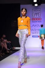 Model walk the ramp for Sanonya Garg Talent Box show at Lakme Fashion Week Day 2 on 4th Aug 2012 (27).JPG
